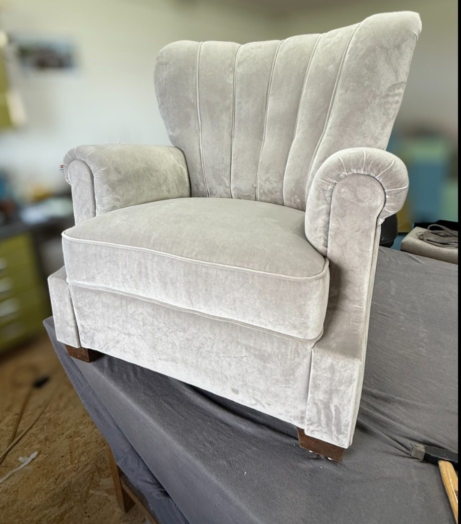 Sessel Neu Beziehen in Werther Beiger Sessel mit Pfeiffen neu bezogen und aufgepolstert